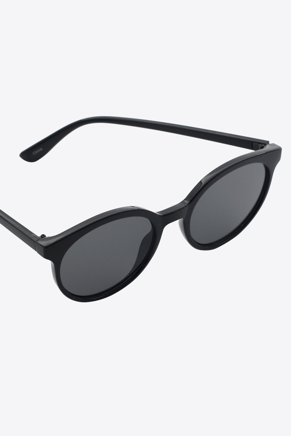 Round Full Rim Sunglasses